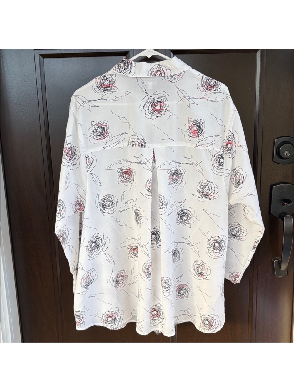 EUC NICHE A-Line Button Front Top
Size Large - Picture 8 of 8